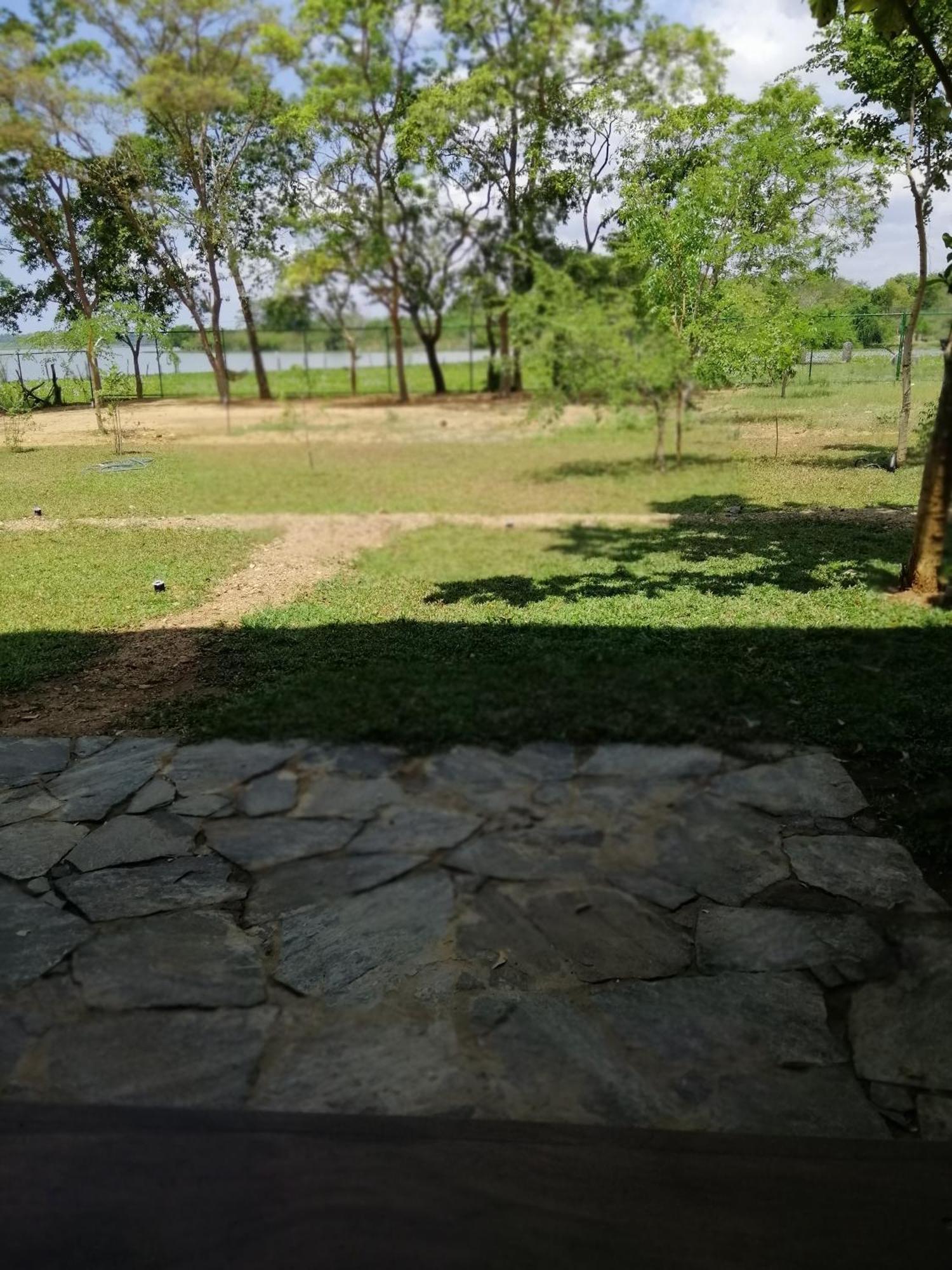 Breezy Lake ทิซซามาฮารามา ภายนอก รูปภาพ